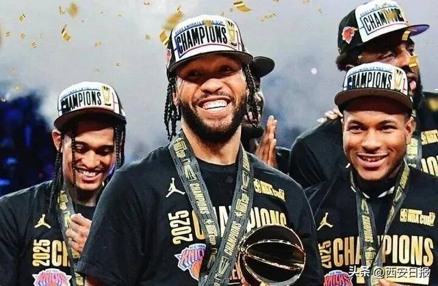 爱游戏AYX中国官方平台包含赛前纽约尼克斯调整名单以备欧联；强势反弹环节打磨；态度坚定；轮换策略成焦点的词条