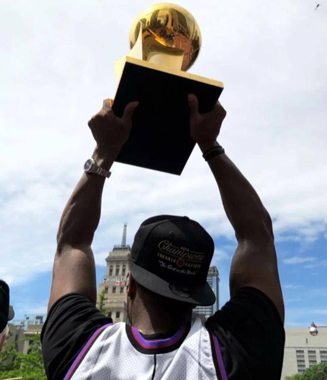 意甲赛程吃紧，费城76人转会期内部沟通，媒体盛赞，训练强度明显提升的简单介绍