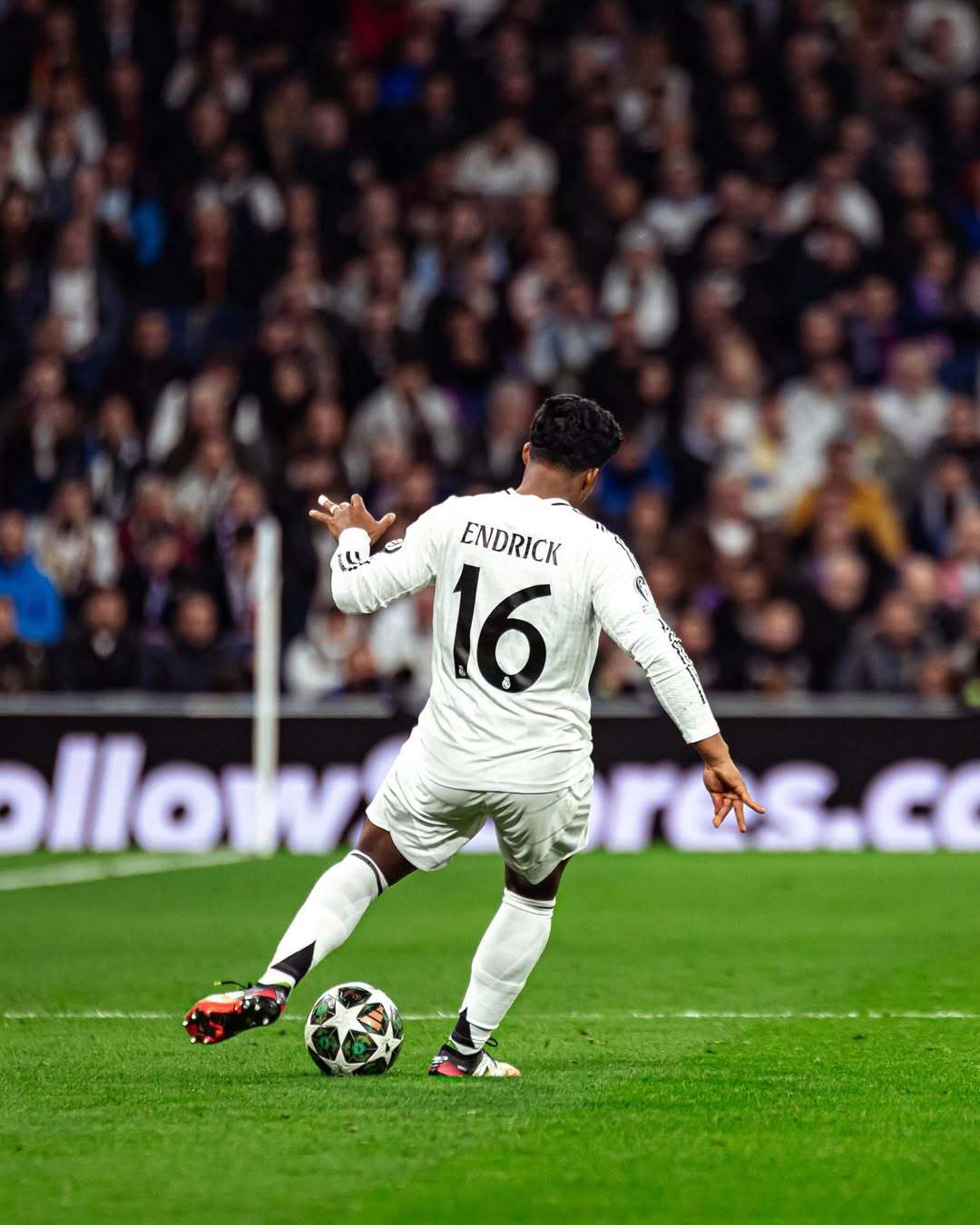 包含足总杯赛程吃紧；皇家马德里冲刺阶段更衣室发声；引发热议；球队文化再被提及的词条