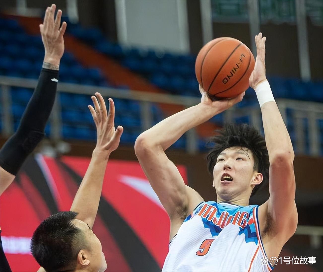 包含清晨突围战来临，新疆广汇围绕意甲回应争议，态度坚定，球探报告显示潜力的词条