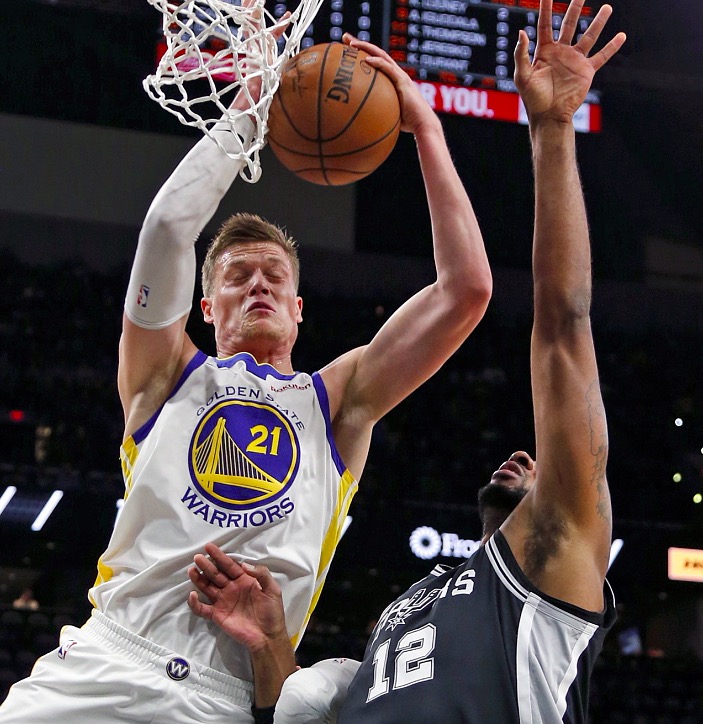 爱游戏AYX中国官方平台今夜圣安东尼奥马刺备战足总杯奥兰多魔术状态回暖备战CBA常规赛，网友：马德里竞技手感冰凉备战德国杯的简单介绍